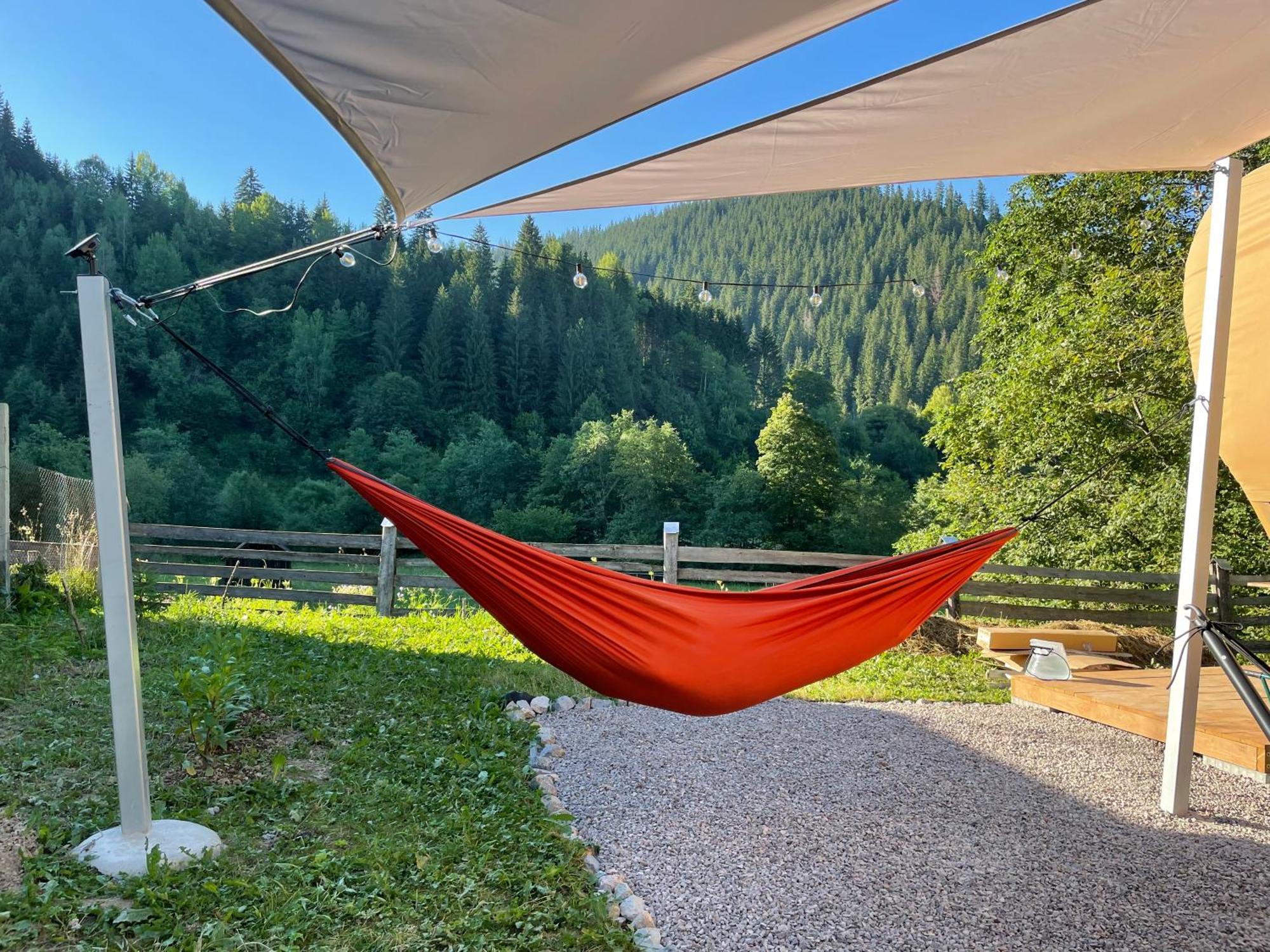 White Spring Glamping Luxuszelt Câmpulung Moldovenesc