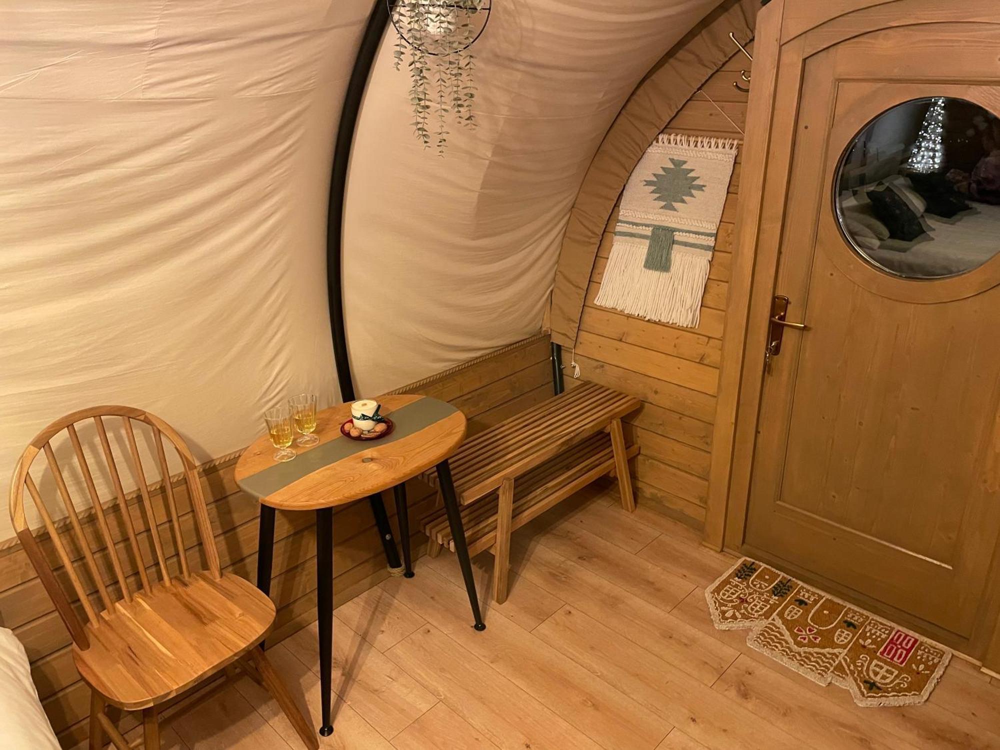 White Spring Glamping Campulung Moldovenesc