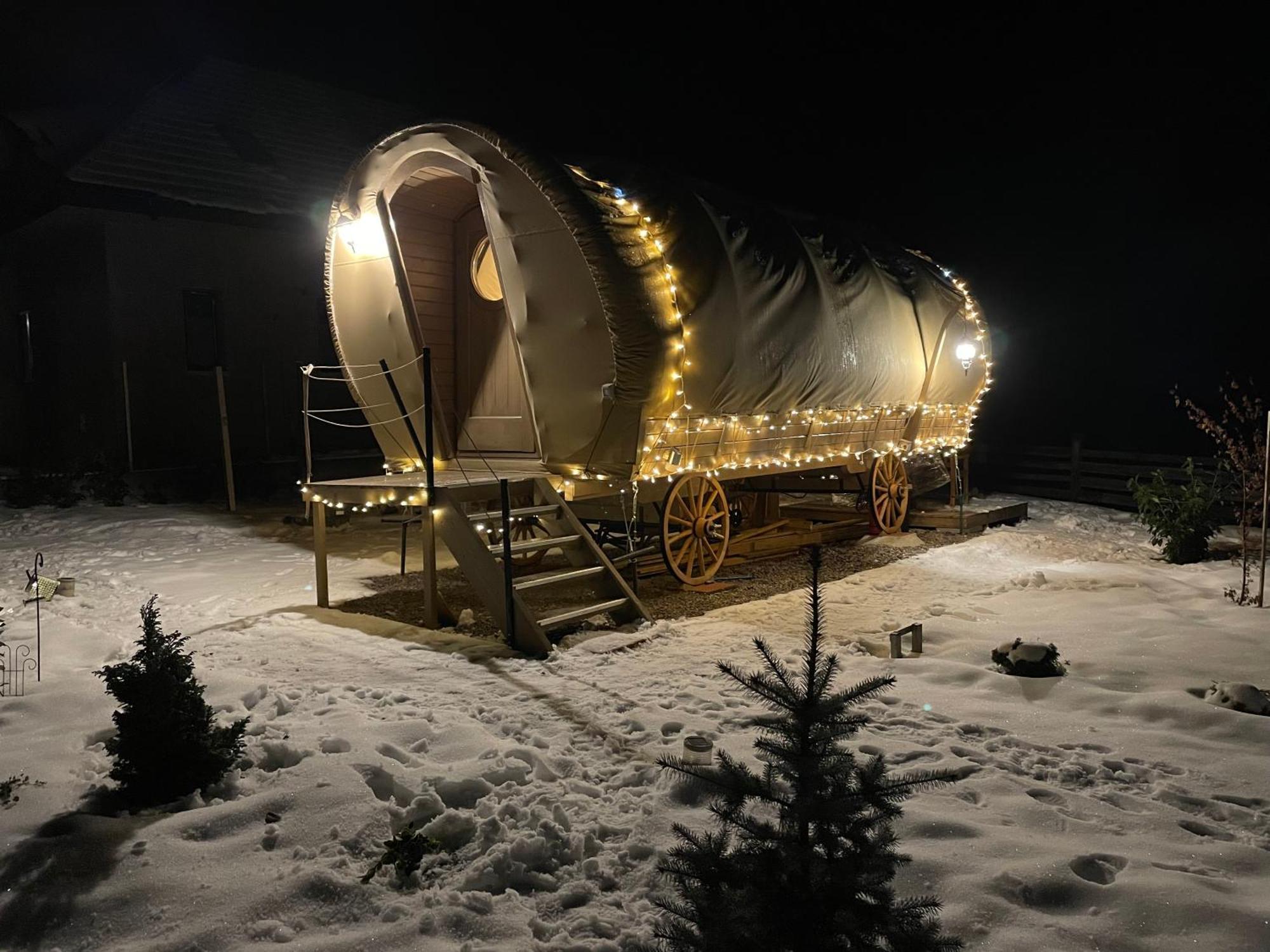 White Spring Glamping * Câmpulung Moldovenesc